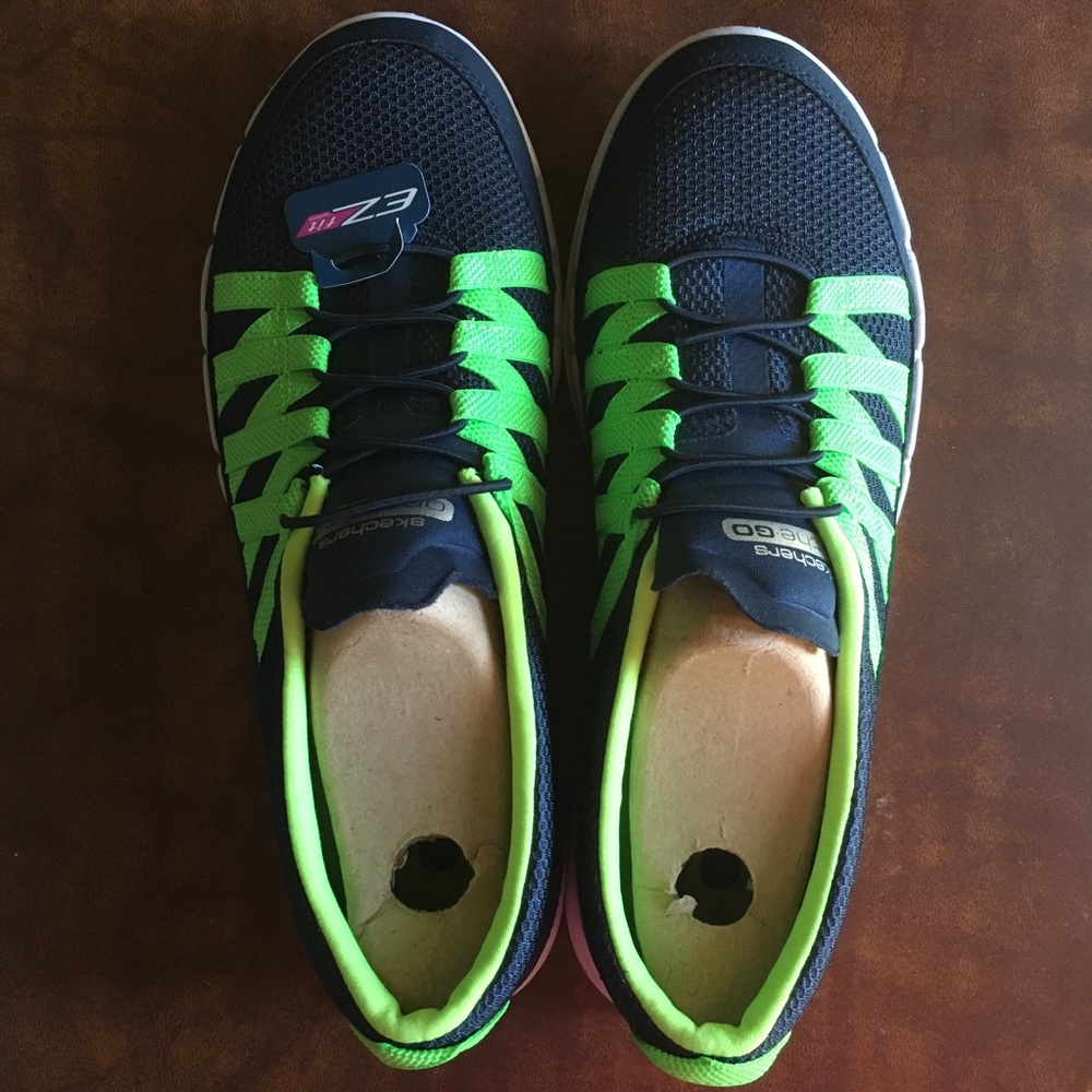 NWT sketchers go sleek blue shoes